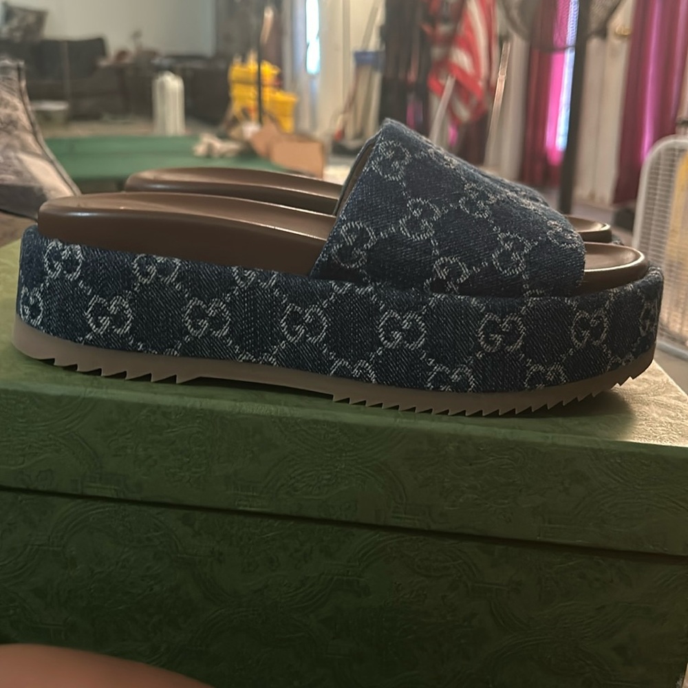 Gucci sandals